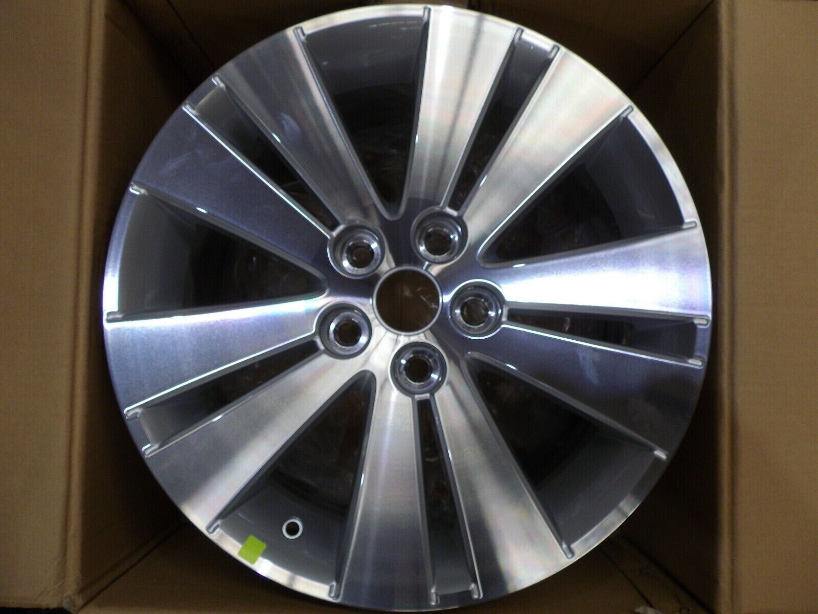 Holden WM Statesman Caprice 18" x 8" Mag Wheel Genuine GM