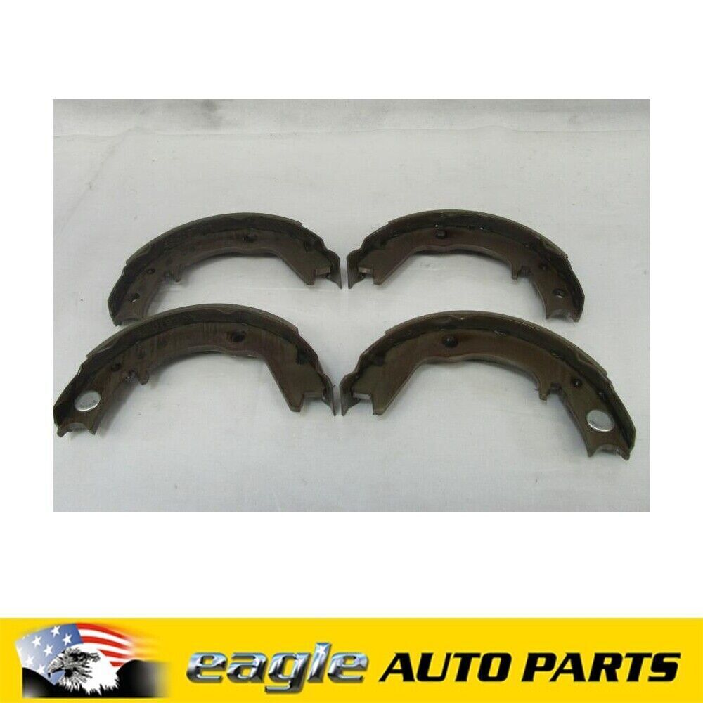 MITSUBISHI UG NIMBUS 2.4L 7 SEAT WAGON REAR DRUM BRAKE SHOES 1998 - 03  MR586653